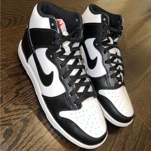 Nike Dunk Retro, Black and White Size 7.5